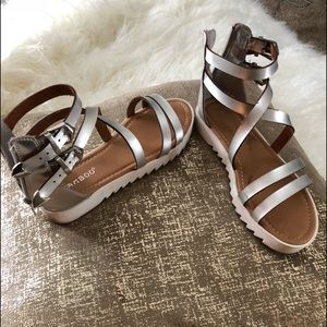 Bamboo sandals size 6